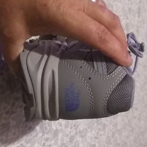 North Face running shoes sz 61/2